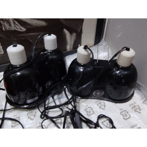 (Only One Red Bulb INCLUDED) Two Zoo Med Combo Deep Dome Dual Lamp Fixture - Picture 4 of 5